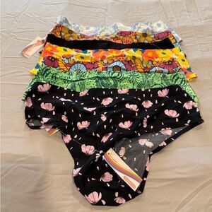 NWT Cheek Boss Floral and Patterned Women's Underwear Set